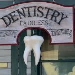 Old dentistry signage
